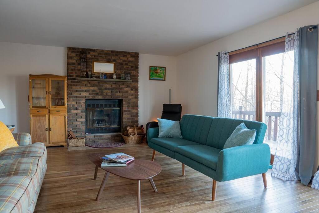 Lovely On The Waterfront Chalet