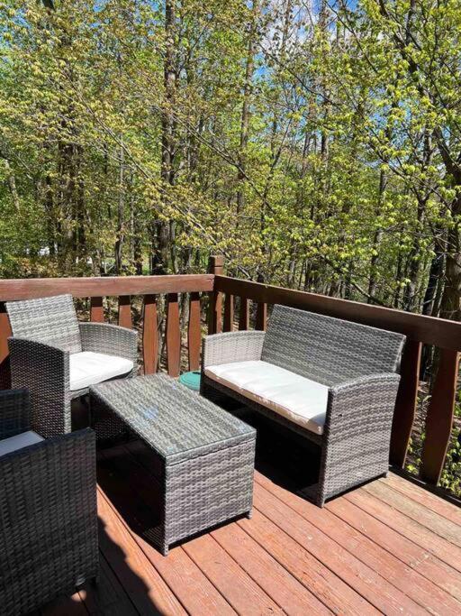 Lovely On The Waterfront Chalet